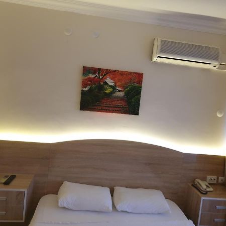 Kent Hotel 迪迪姆 外观 照片