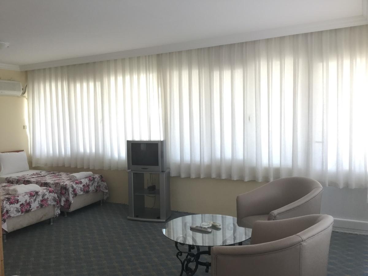 Kent Hotel 迪迪姆 外观 照片