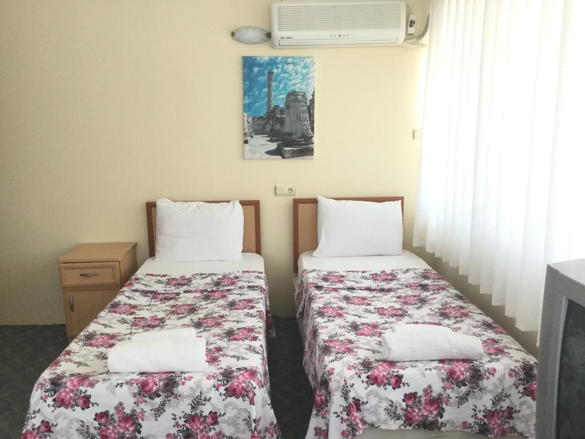 Kent Hotel 迪迪姆 外观 照片