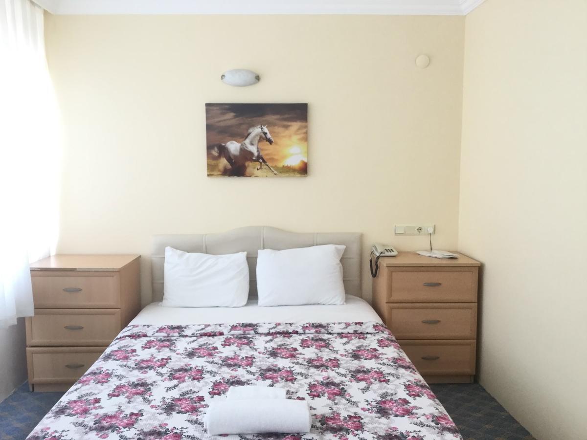 Kent Hotel 迪迪姆 外观 照片